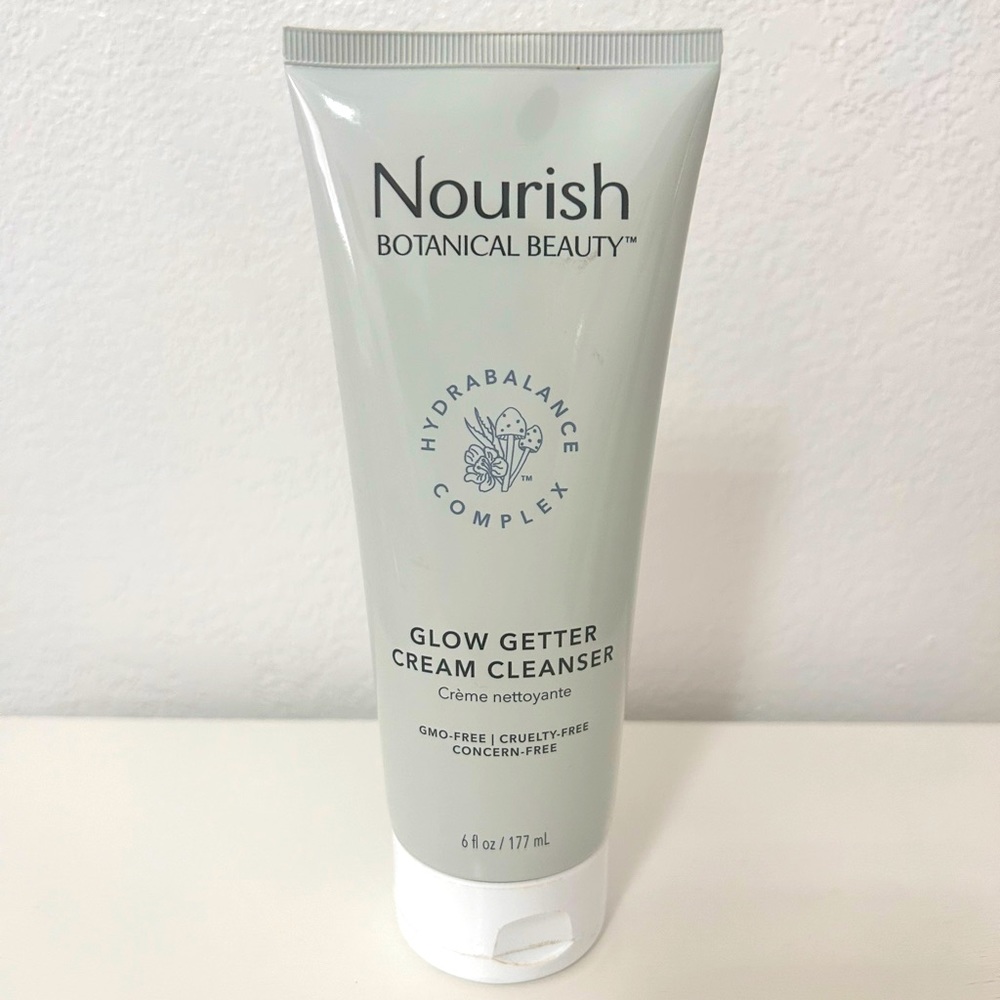 Nourish Botanical Beauty Hydrabalance Complex Glow Getter Cream Cleanser